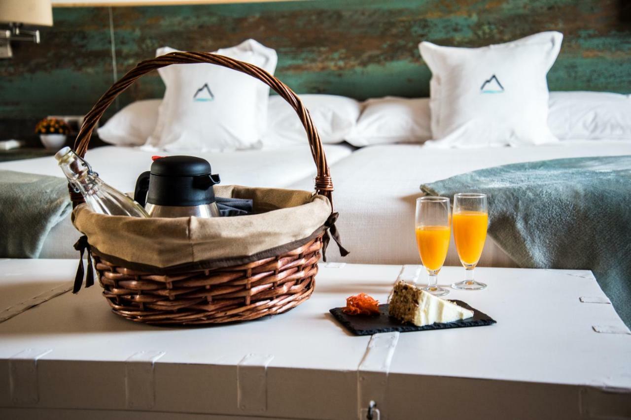 The Rock Suites & Spa Congosto Eksteriør bilde